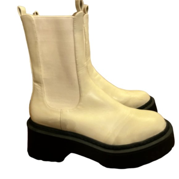 SALE  Editorialist Boots - Picture 1 of 4
